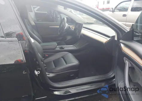 2021 Tesla Model 3 Long Range Dual Motor All-Wheel Drive z USA, uszkodzony, nr VIN 5YJ3E1EB3MF081212